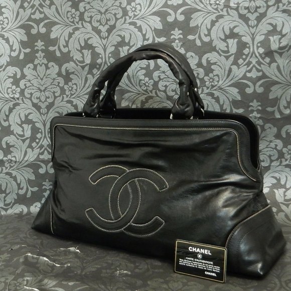 PRISTINE! CHANEL LAMB SKIN BOSTON HANDBAG!